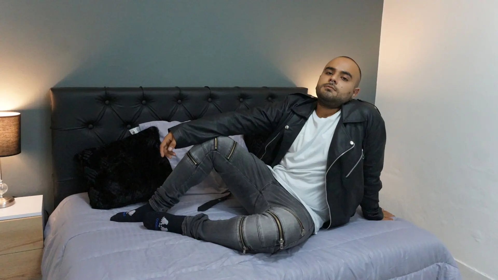 Start Anal Finger AlessandroGuzman