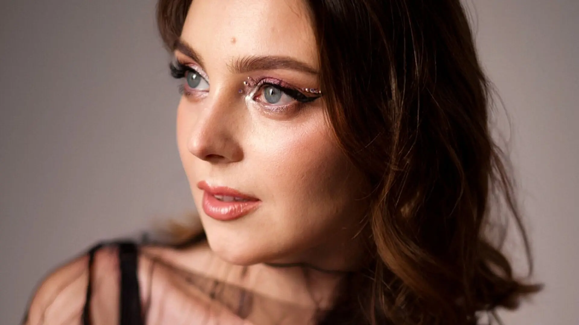 Start Anal Finger AmandaLise