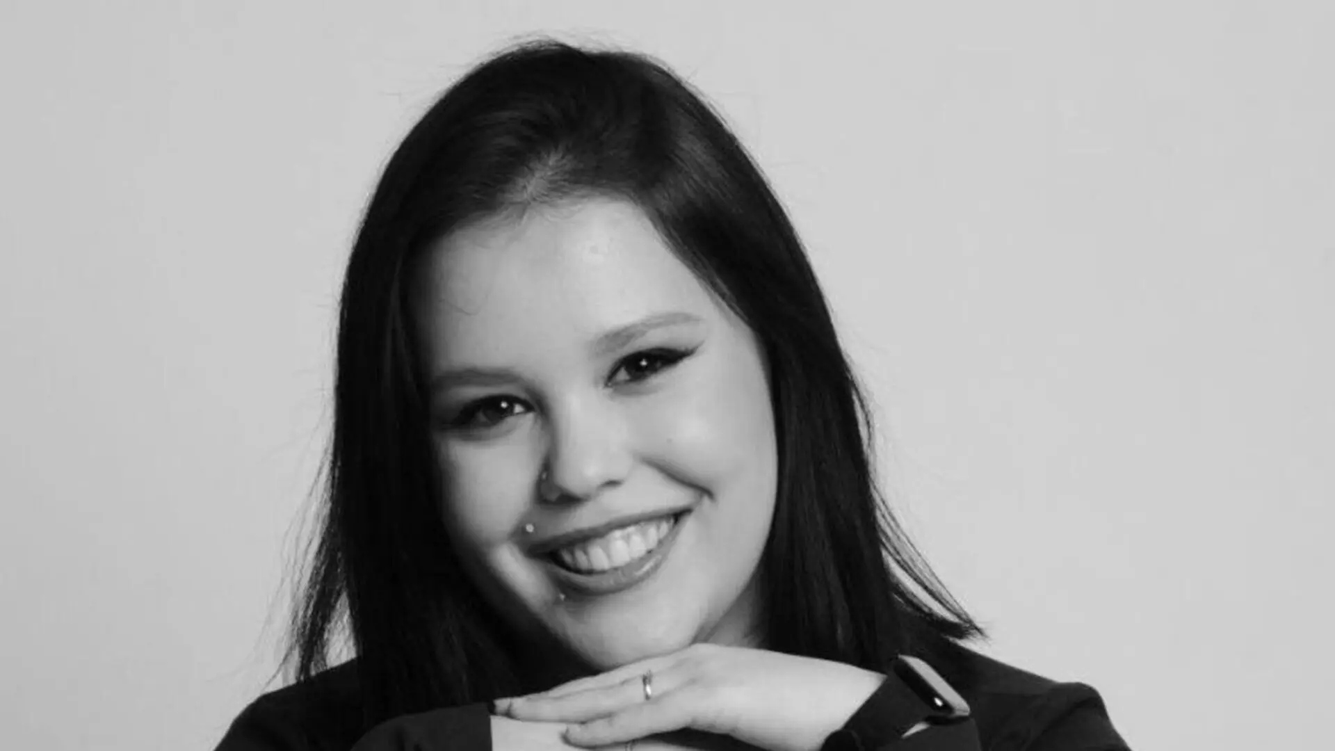 Start Anal Finger AmyGrante