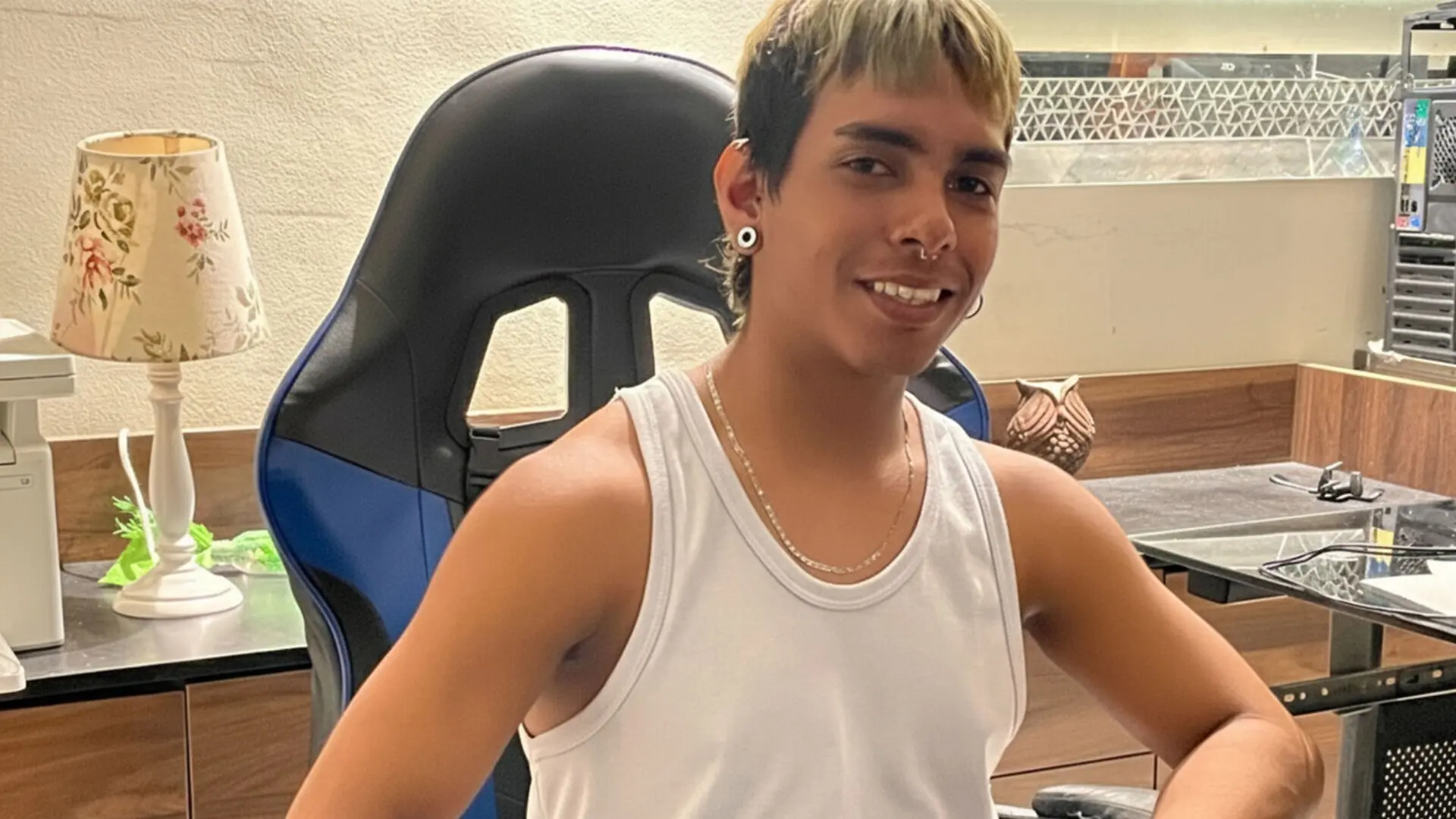 Start Anal Finger AndyCastillo