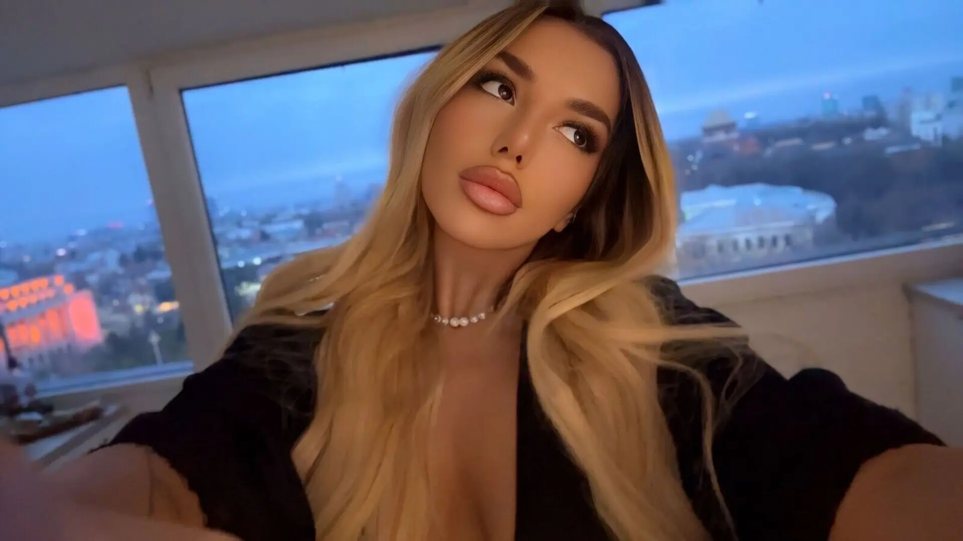 Start Anal Finger ClaraHazel
