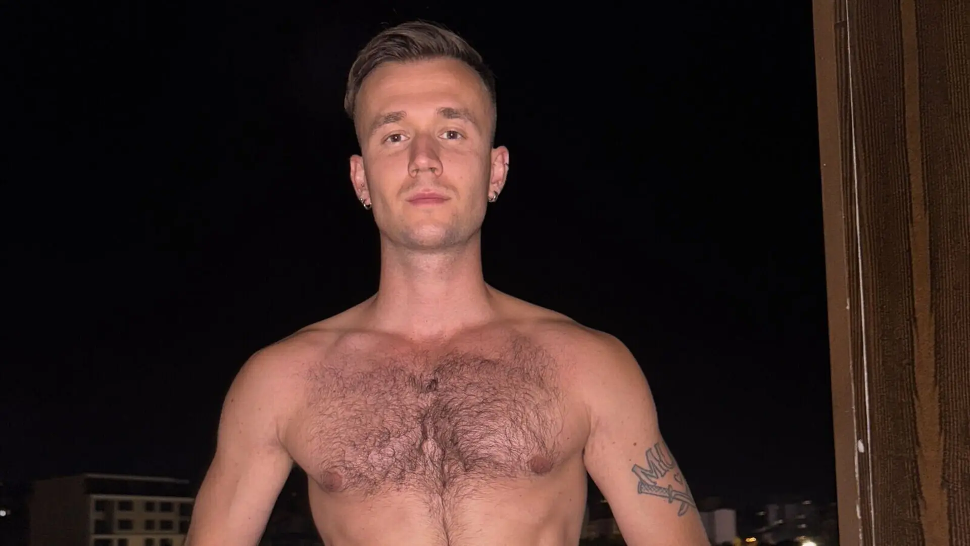 Start Anal Finger ClarkJonathan