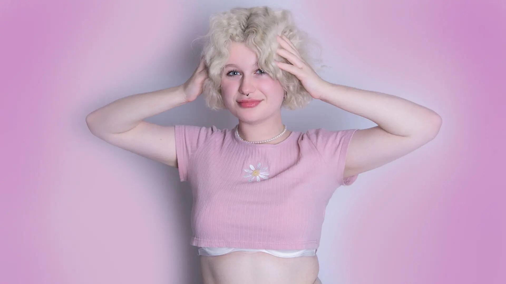 Start Anal Finger DaphneAllen