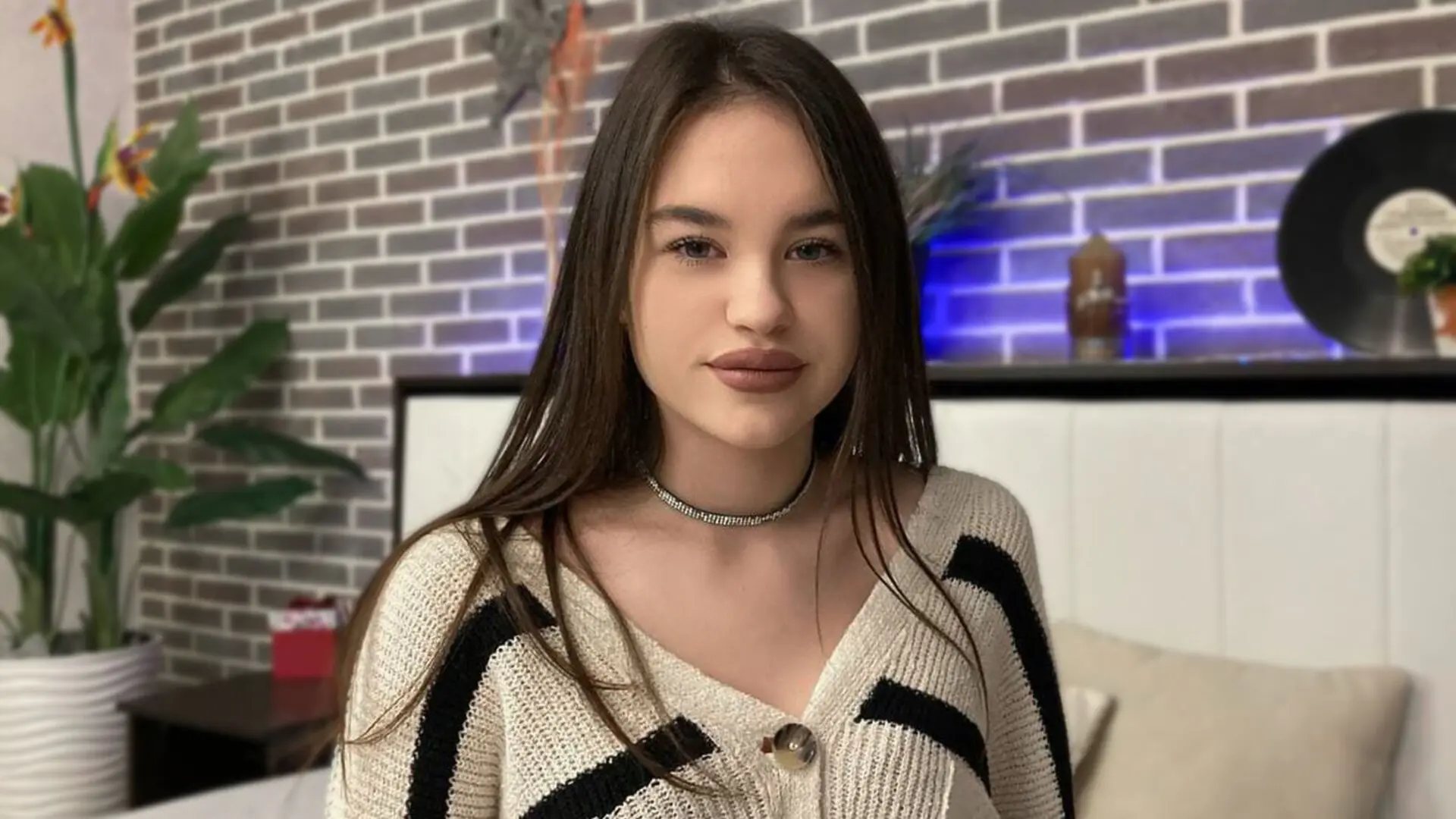 Start Anal Finger ElizabethDawson