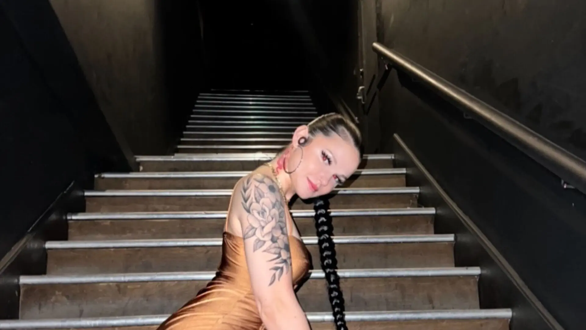 Start Anal Finger EmilyAlexa