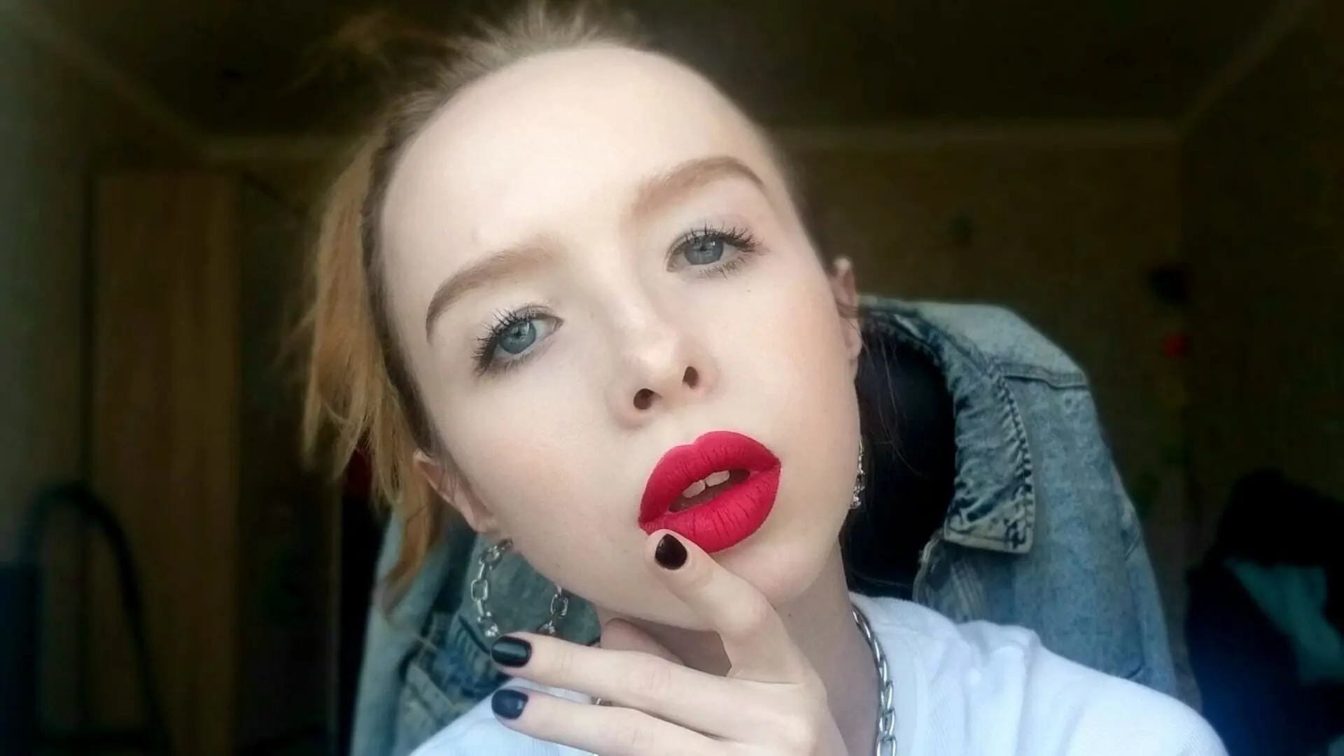Start Anal Finger FancyBunte