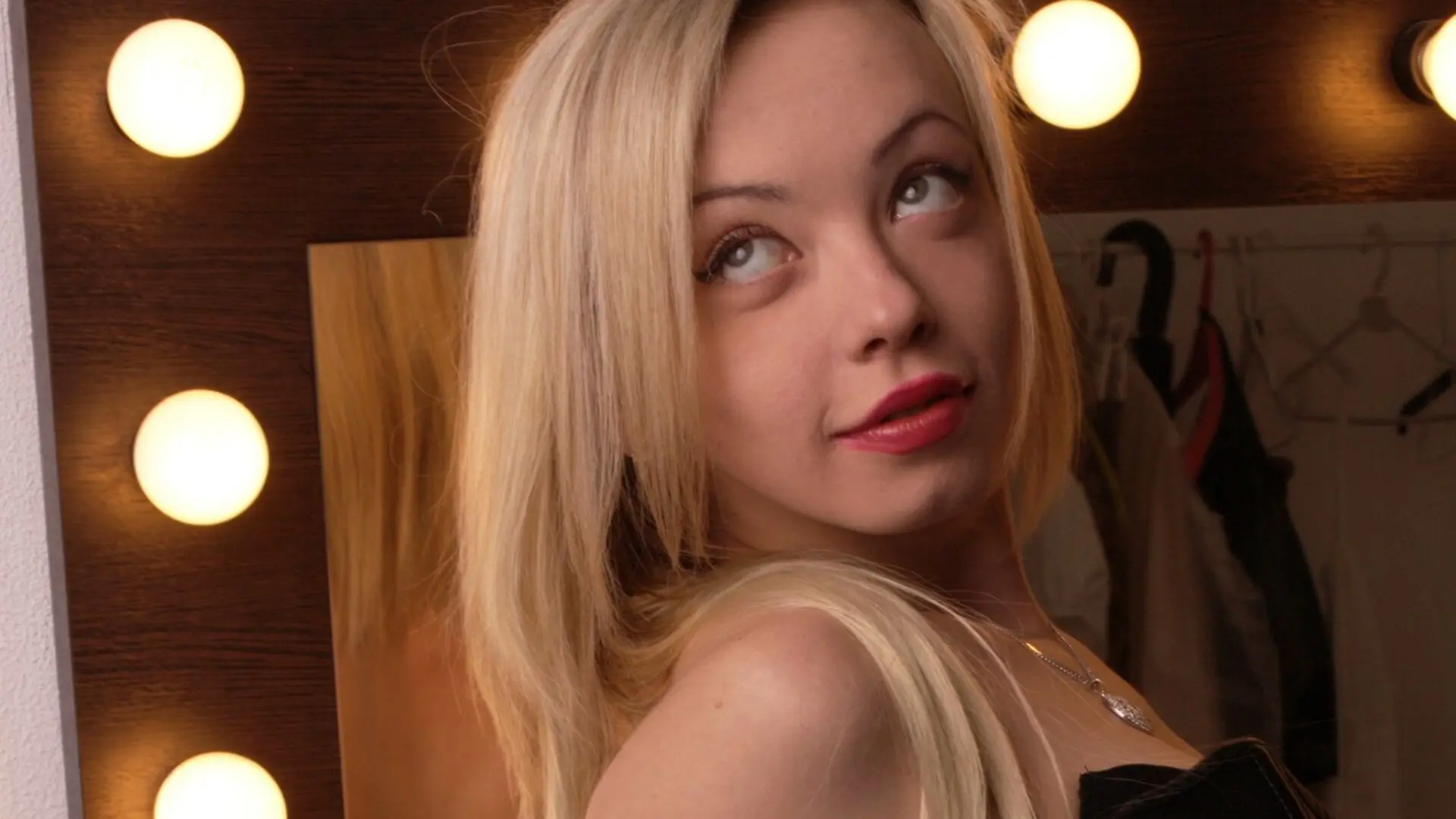 Start Anal Finger GabrielleGreen