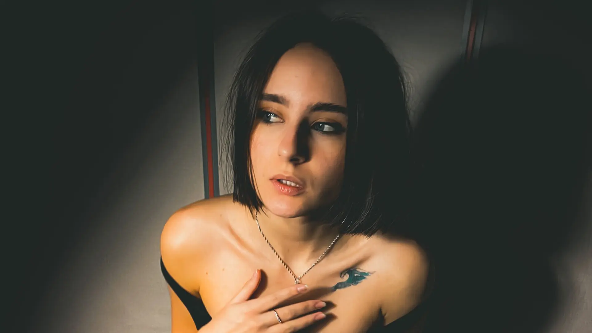 Start Anal Finger LeonziaBerti