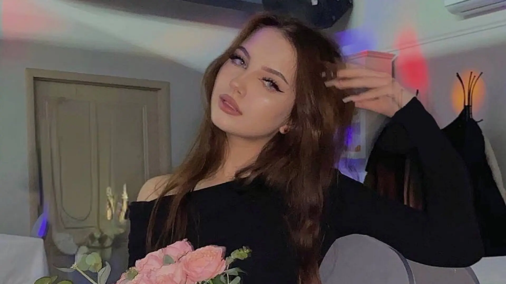 Start Anal Finger LizLight
