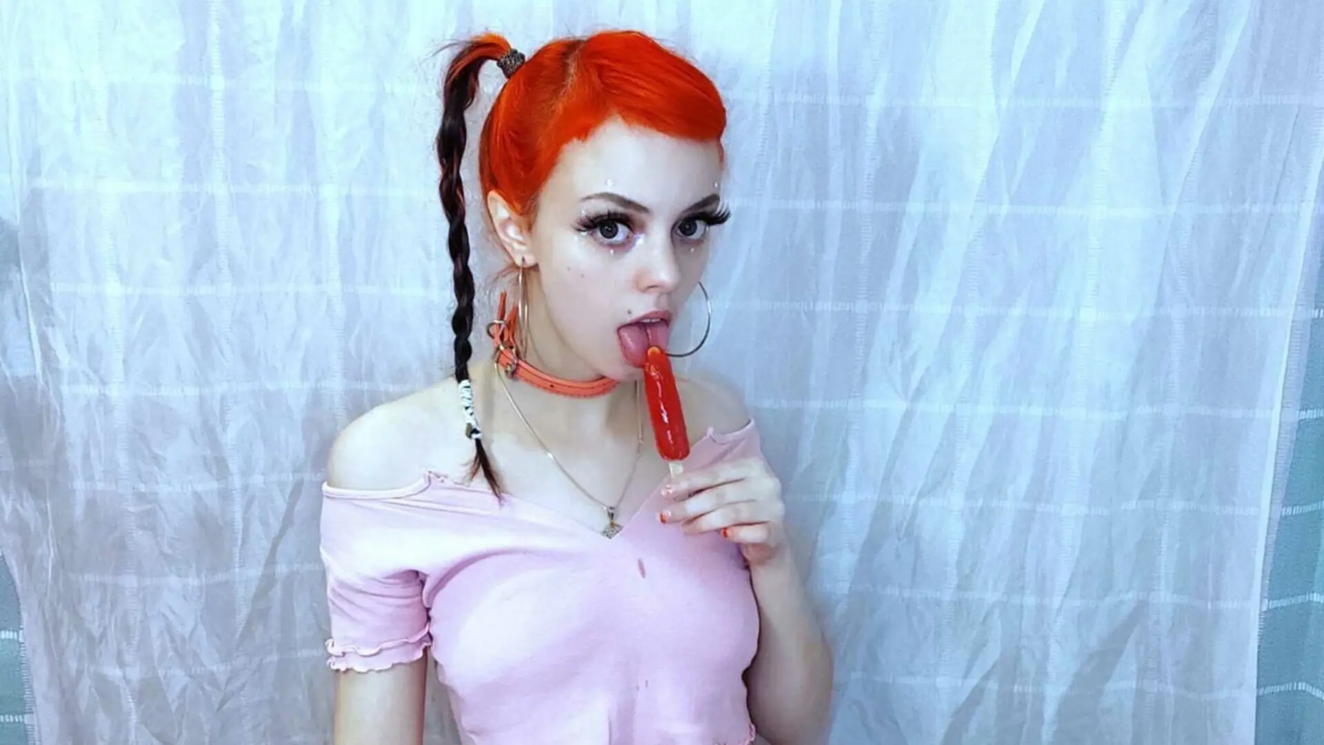 Start Anal Finger LizzyBlaze
