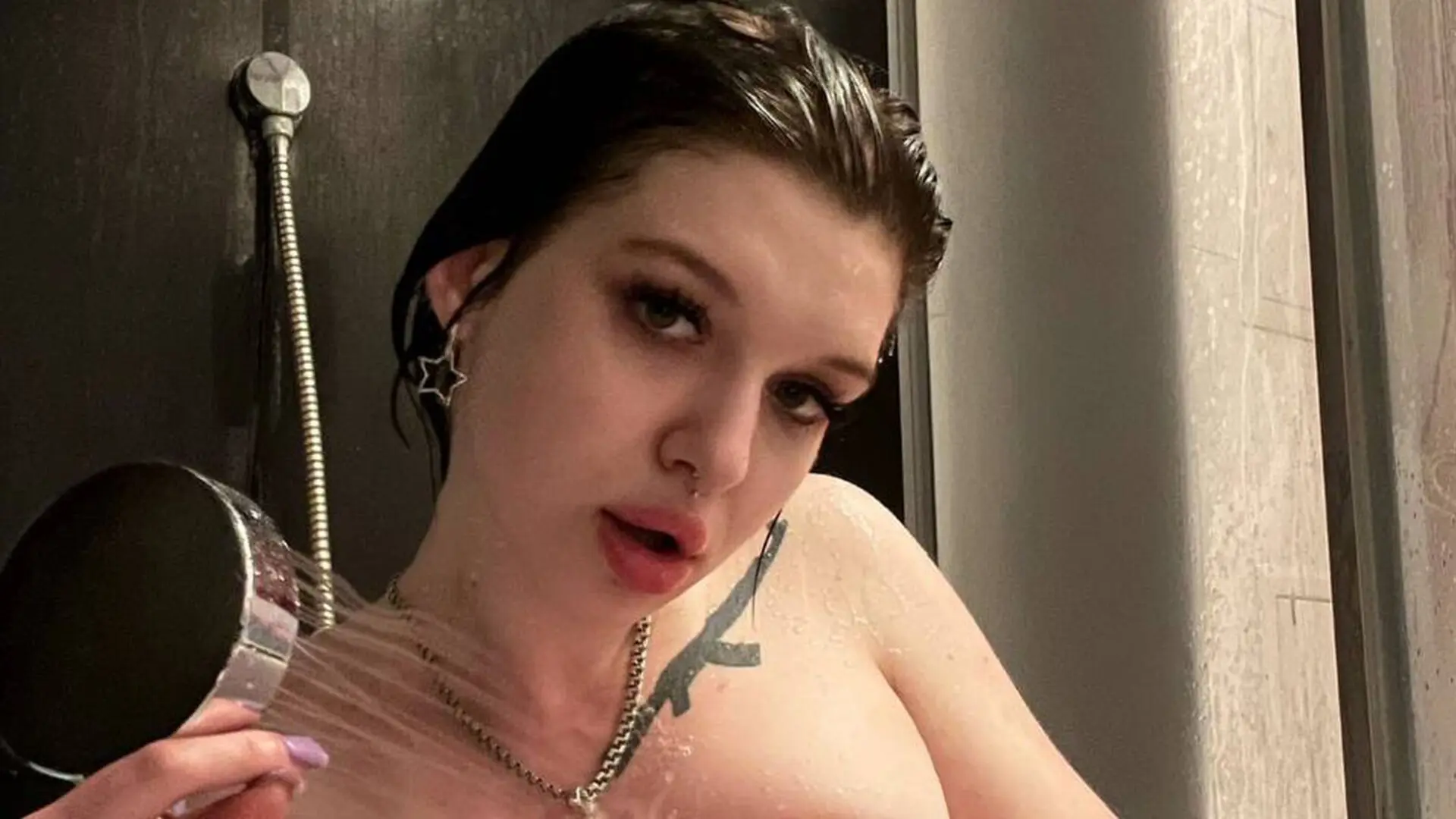 Start Anal Finger LoannaGray