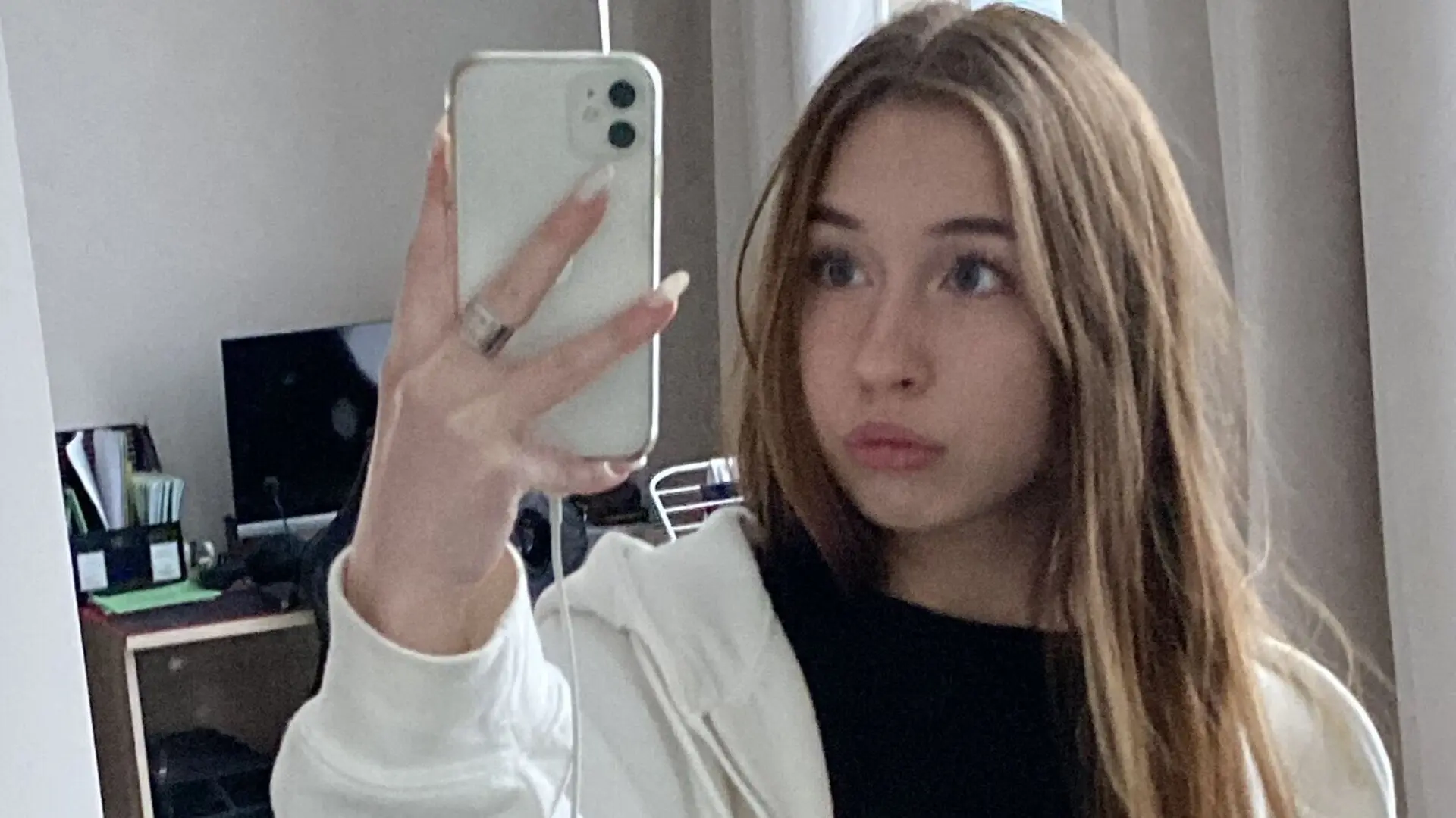 Start Anal Finger LolaGlem