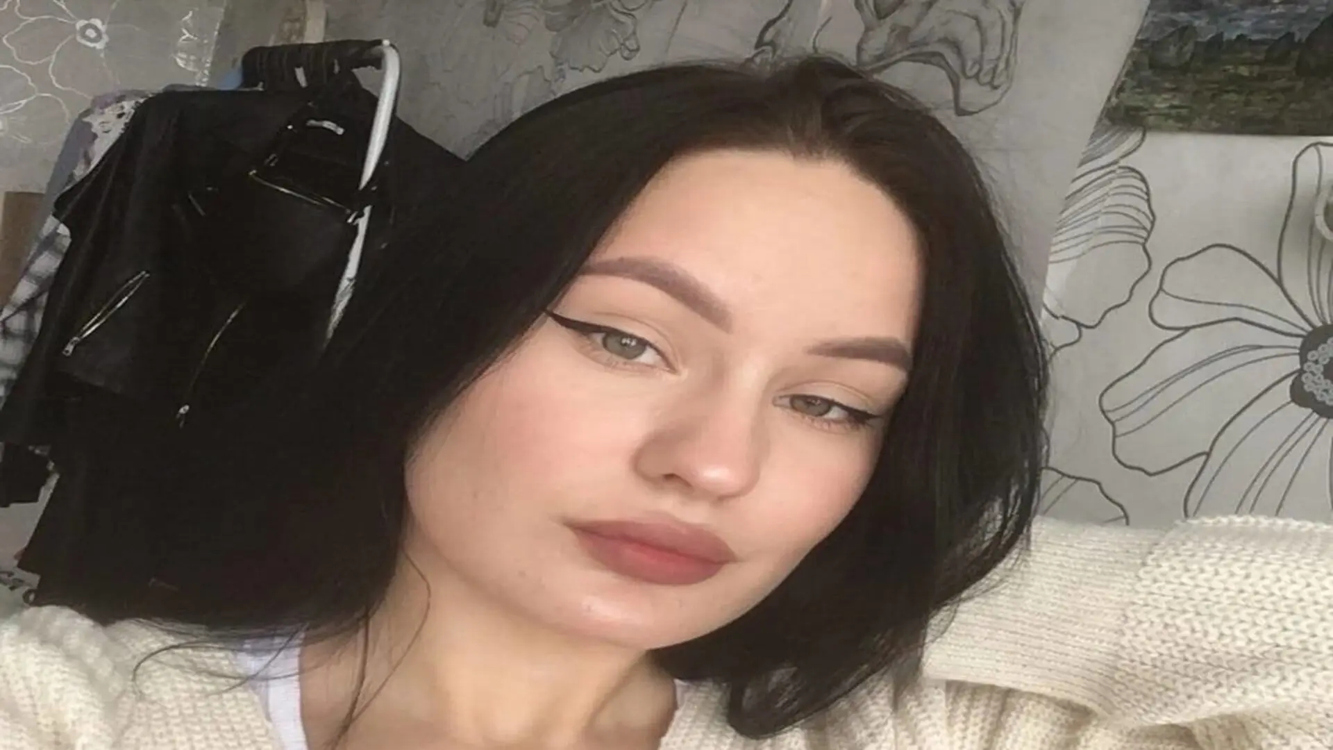 Start Anal Finger MargoClifford
