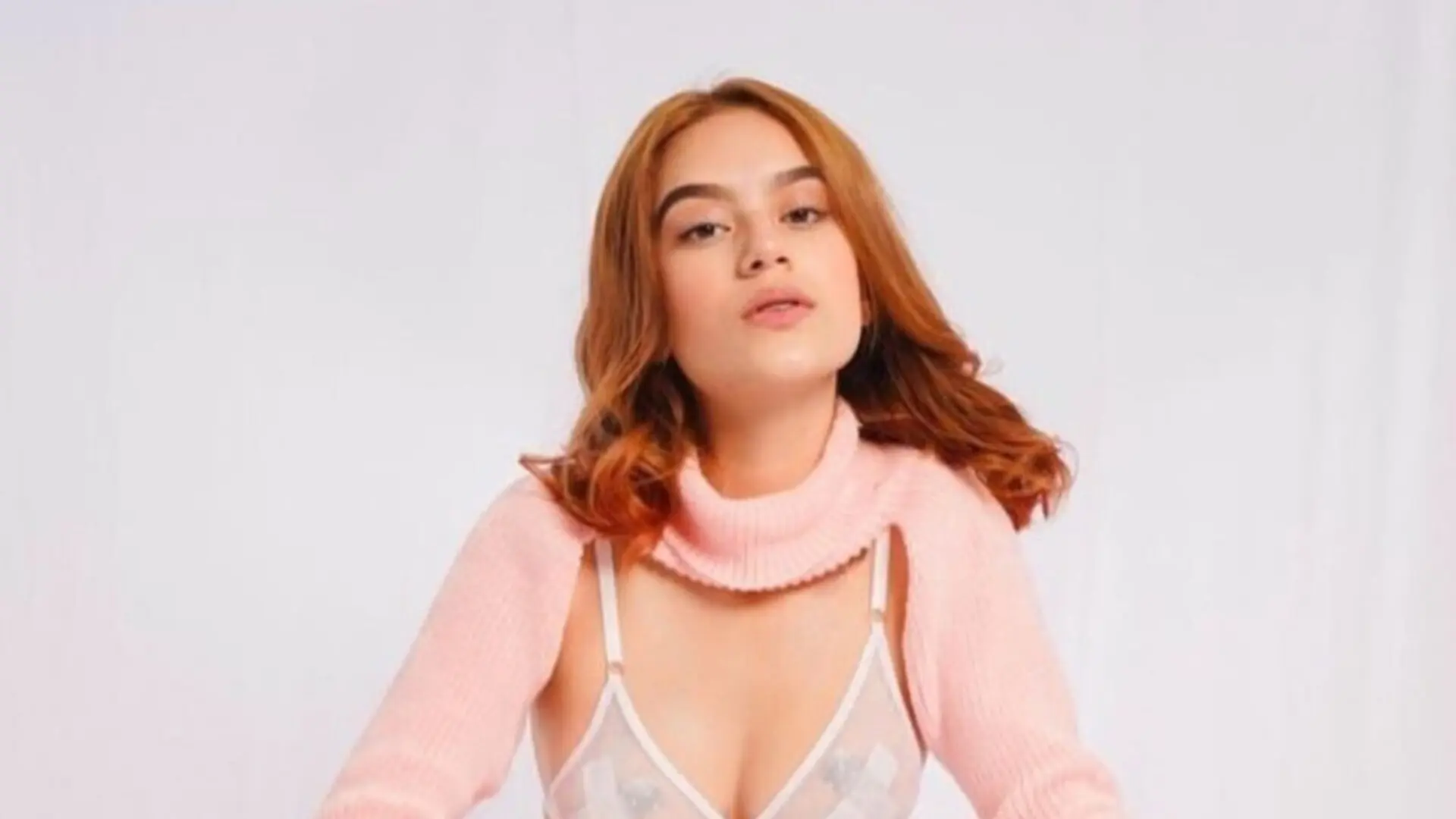 Start Anal Finger MiaSally