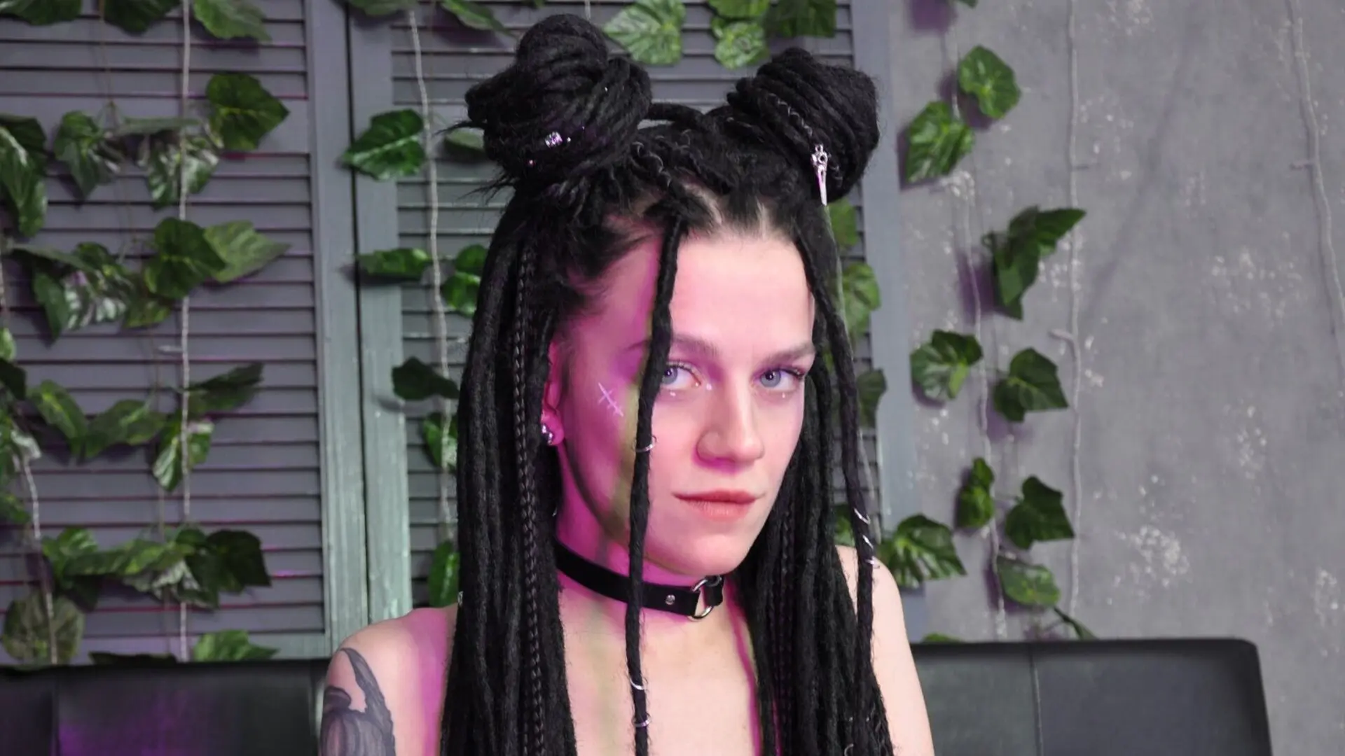 Start Anal Finger RuthMartinn