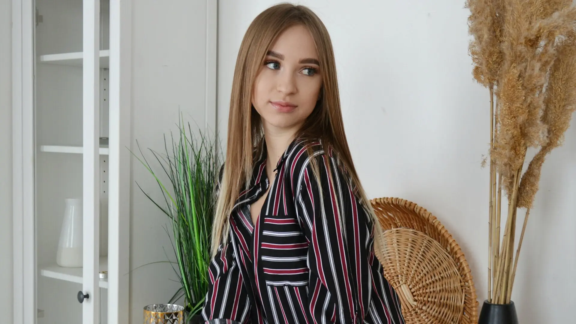Start Anal Finger SophieKeat