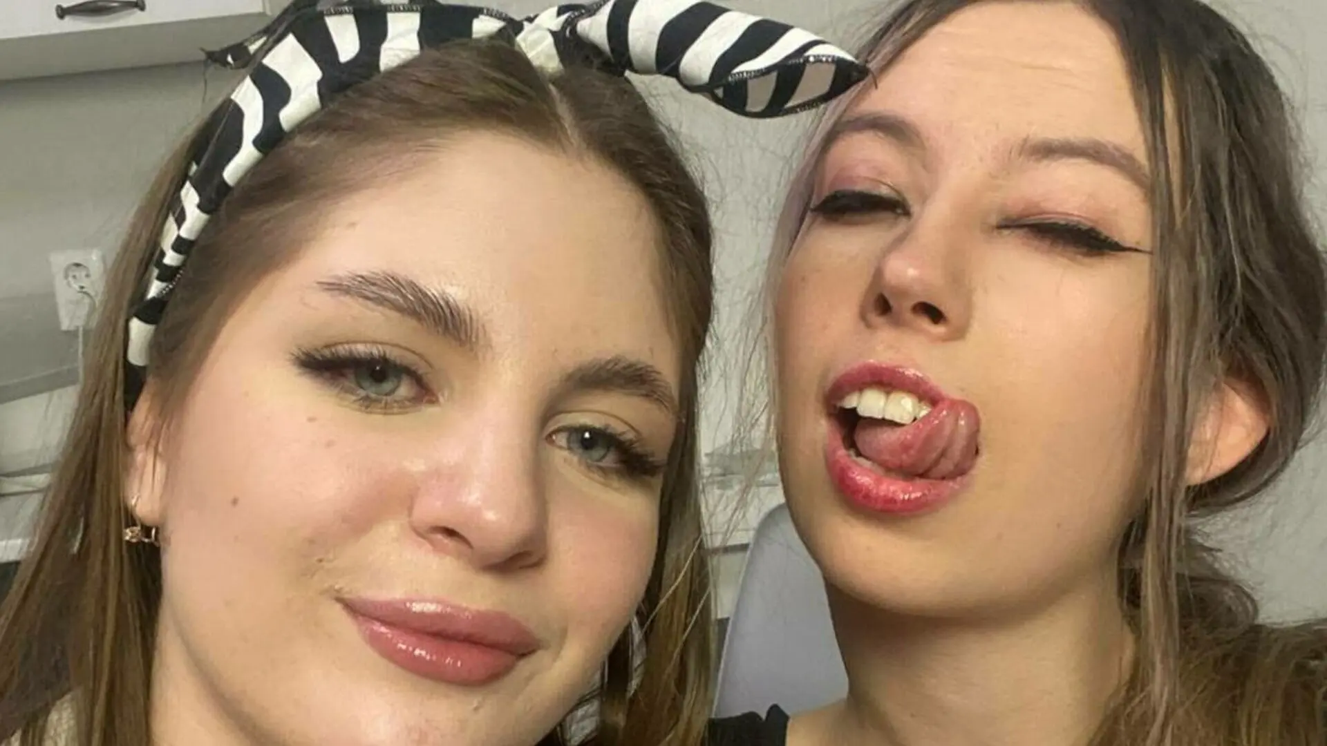Start Anal Finger StephanieAndEliz