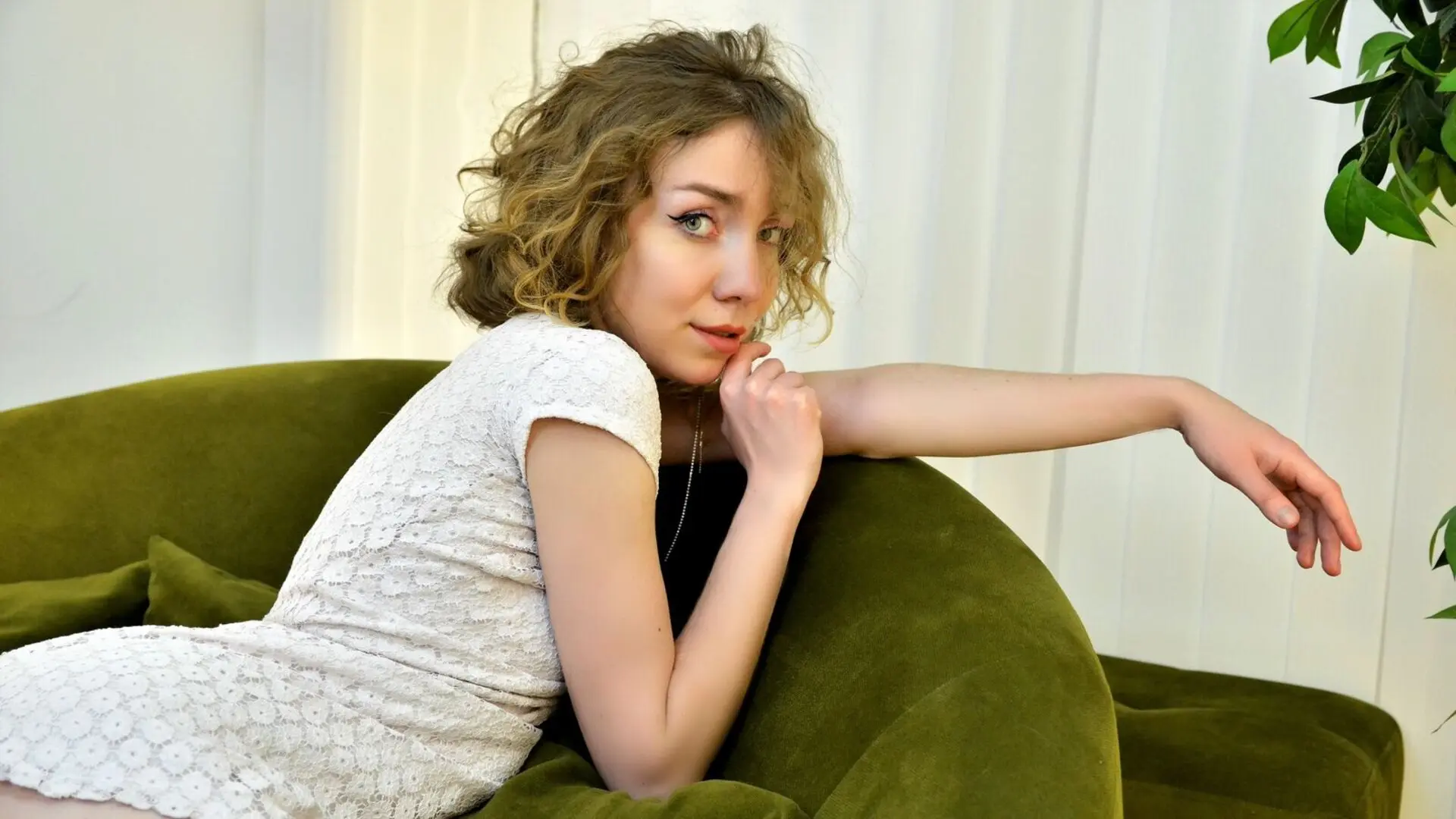 Start Anal Finger WinonaHope
